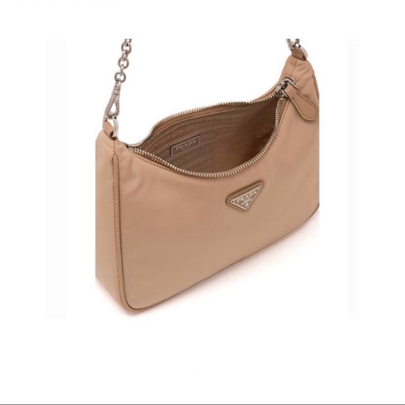 ❌SOLD❌Prada Multiple Pochette Re-edition Nylon Bag - Picture 2 of 4